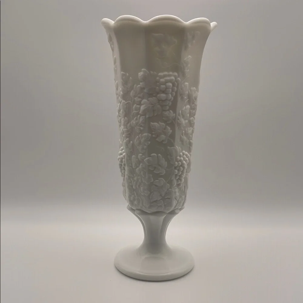 Westmoreland White Milk Glass Vase with Elegant Accents‎